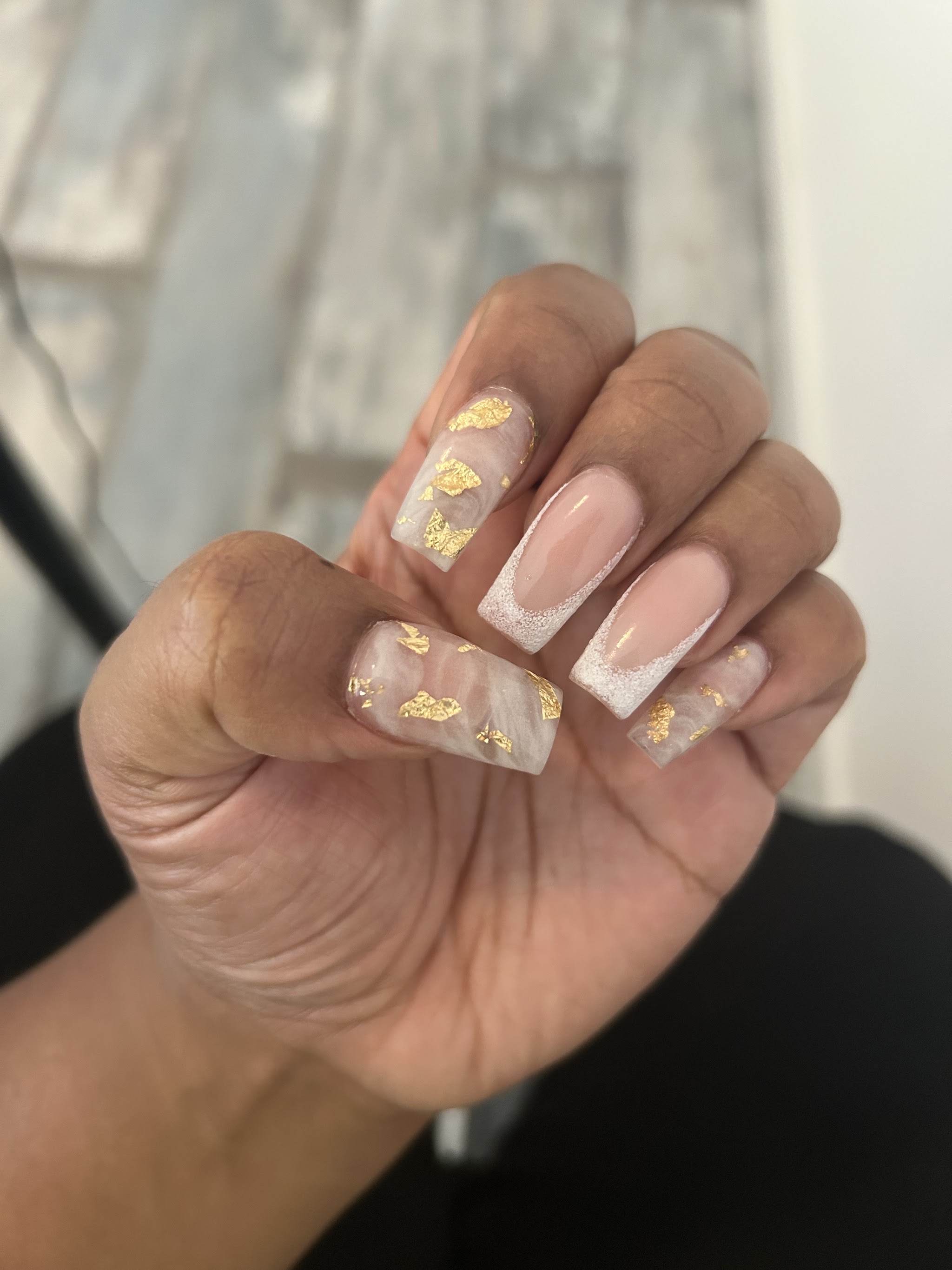 Nude french met bladgoud